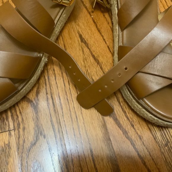 Shoes - Picture 4 of 9